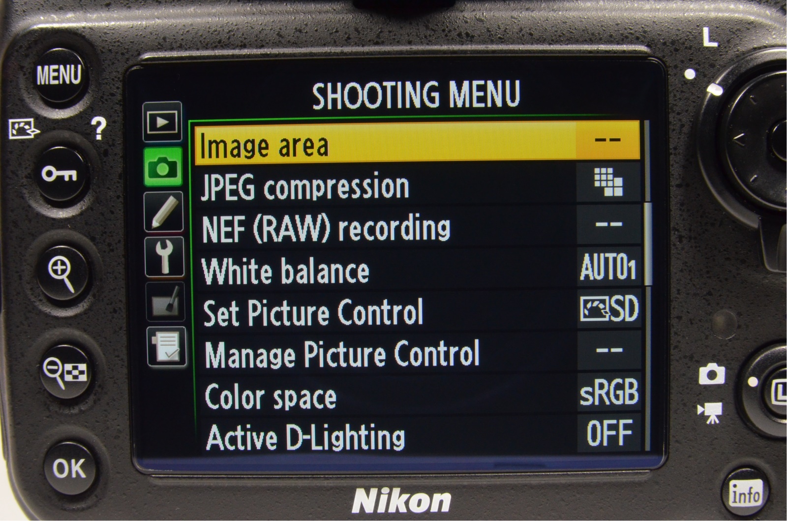 nikon d800 36.3mp digital slr camera body with english user's manual from japan