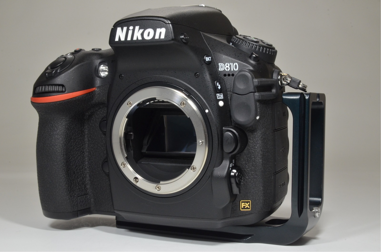nikon d810 36.3mp digital slr camera body shutter count 8437 from japan