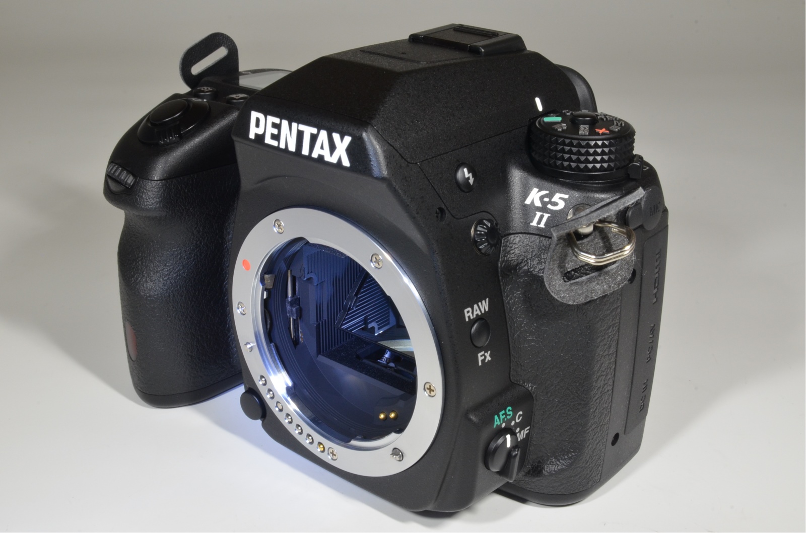 pentax k-5 ii with da 18-135mm f/3.5-5.6 ed al wr