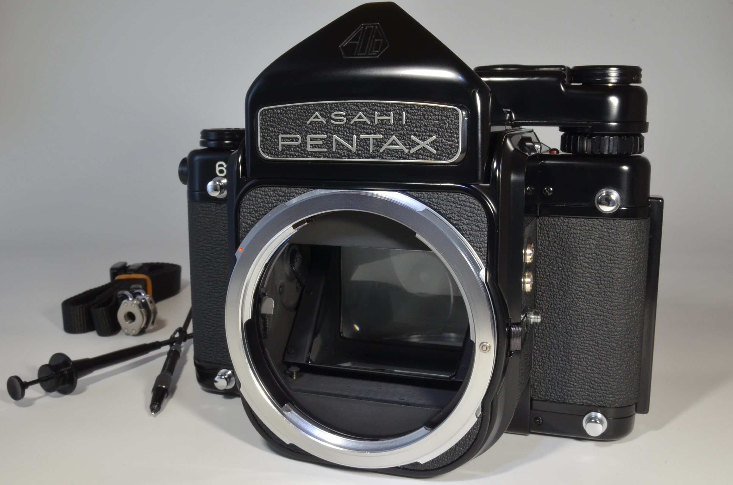 pentax 6x7 67 / smc 105mm f2.4 / 45mm f4 / ph-sb / national pe-480sg