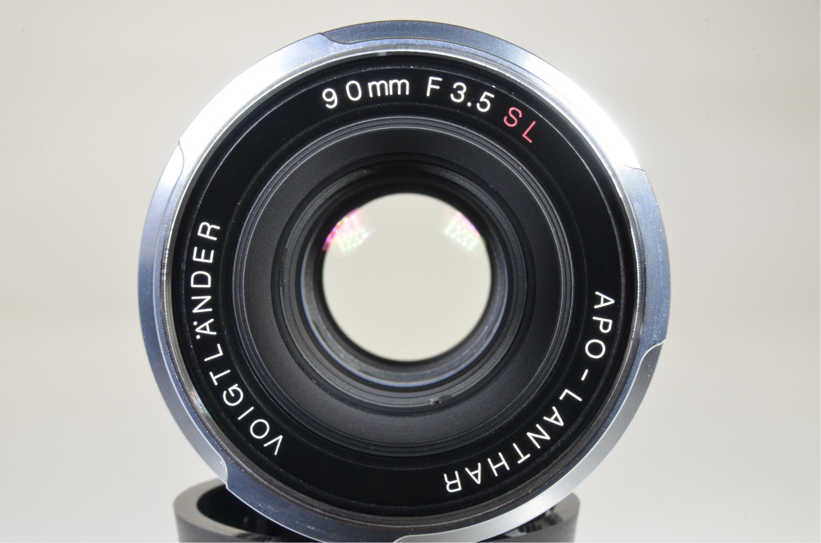voigtlander apo-lanthar 90mm f3.5 sl ai-s nikon with lens hood