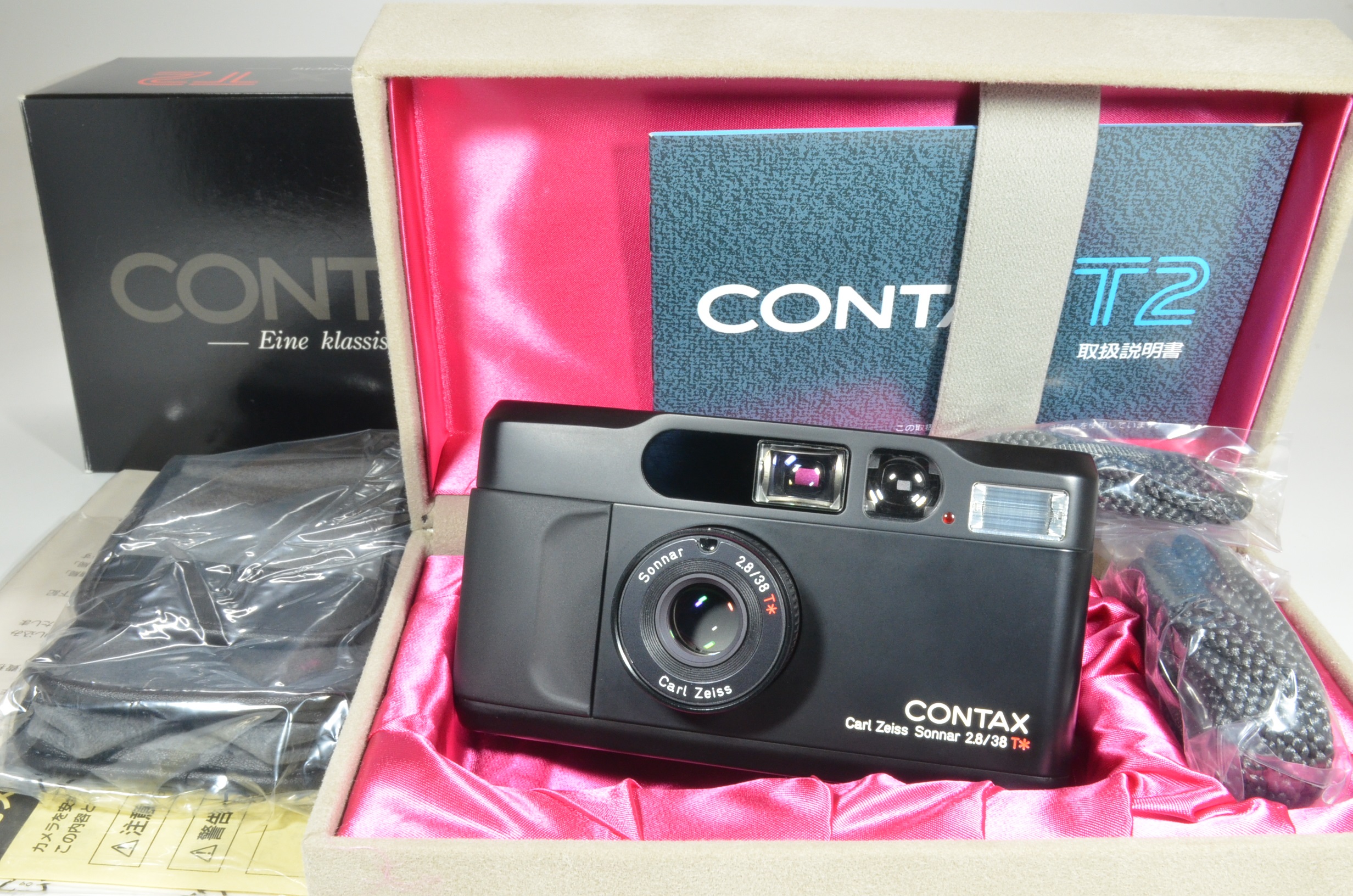 contax t2 black limited 35mm film camera  never used 'brand new' very rare