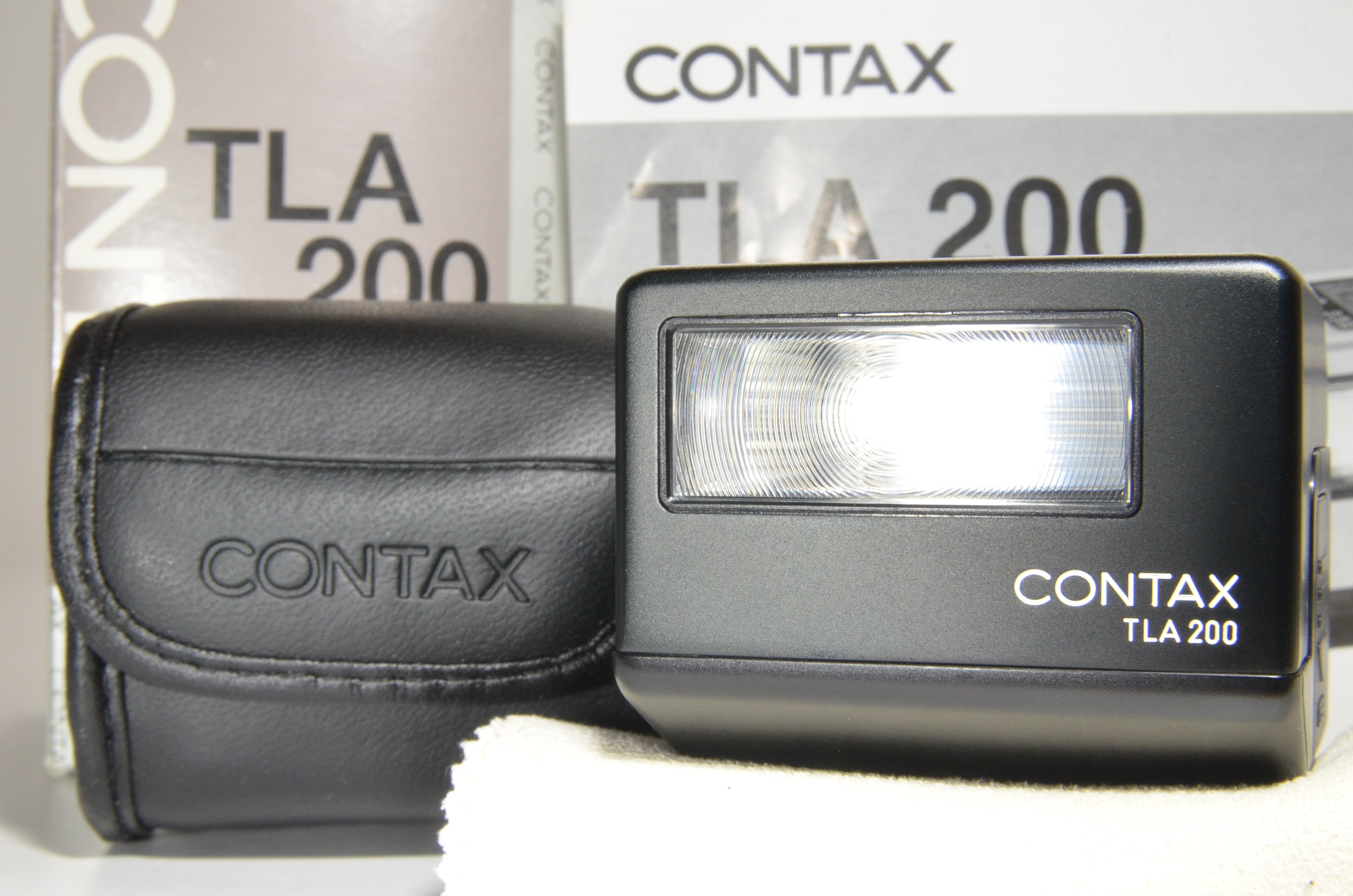 contax flash tla200 black in boxed for g1, g2