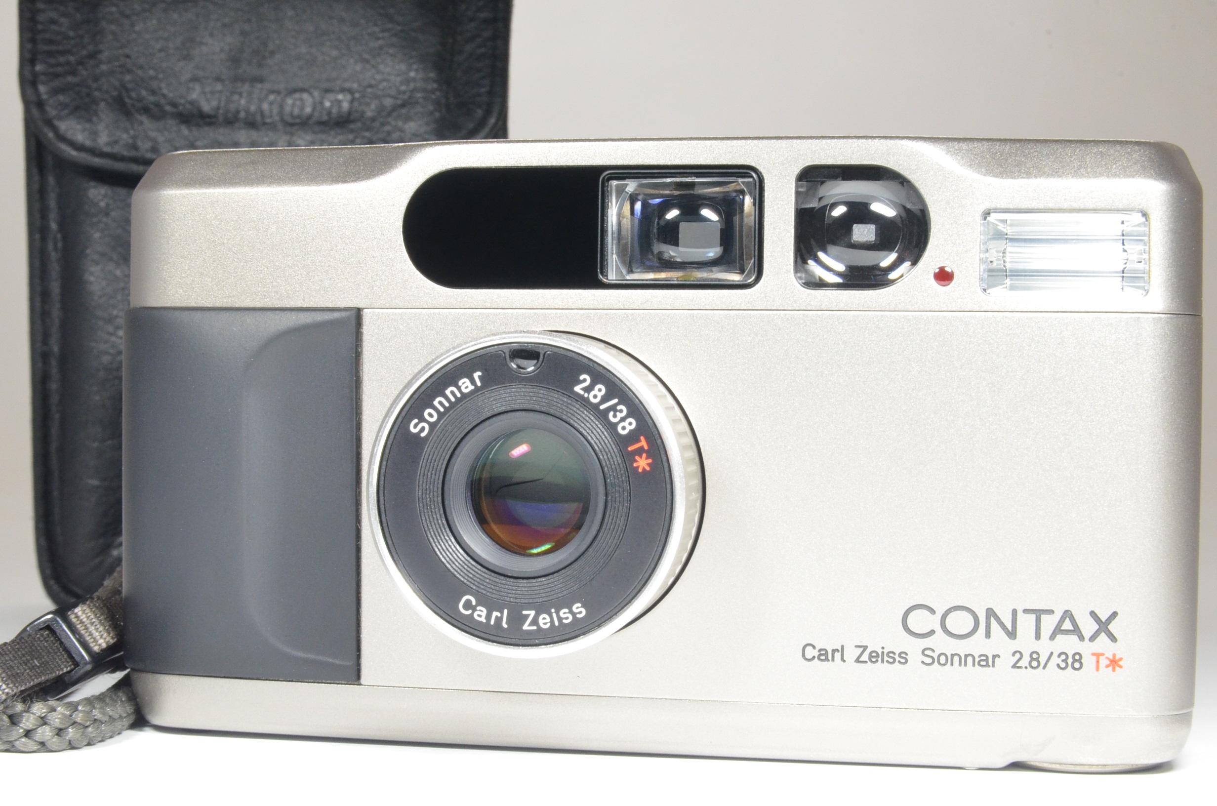 contax t2 titanium silver point & shoot 35mm film camera