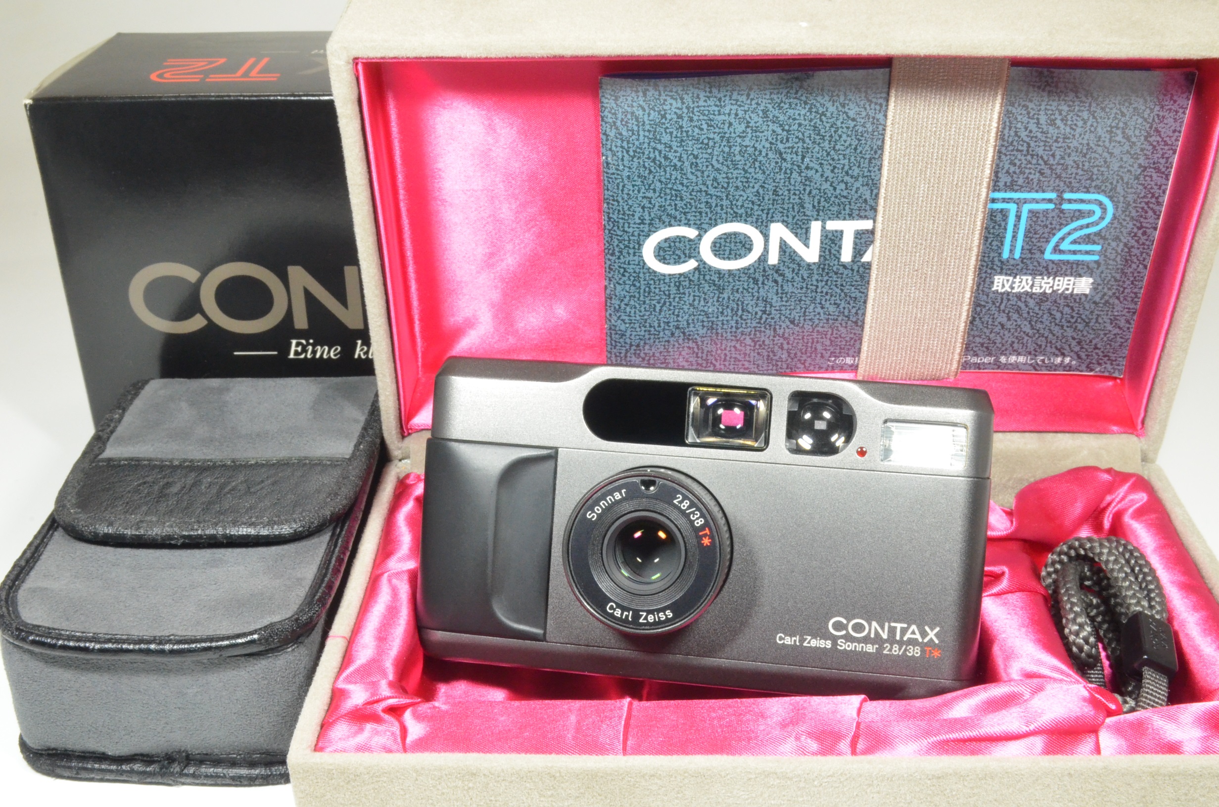 contax t2 titanium black point & shoot 35mm film camera boxed