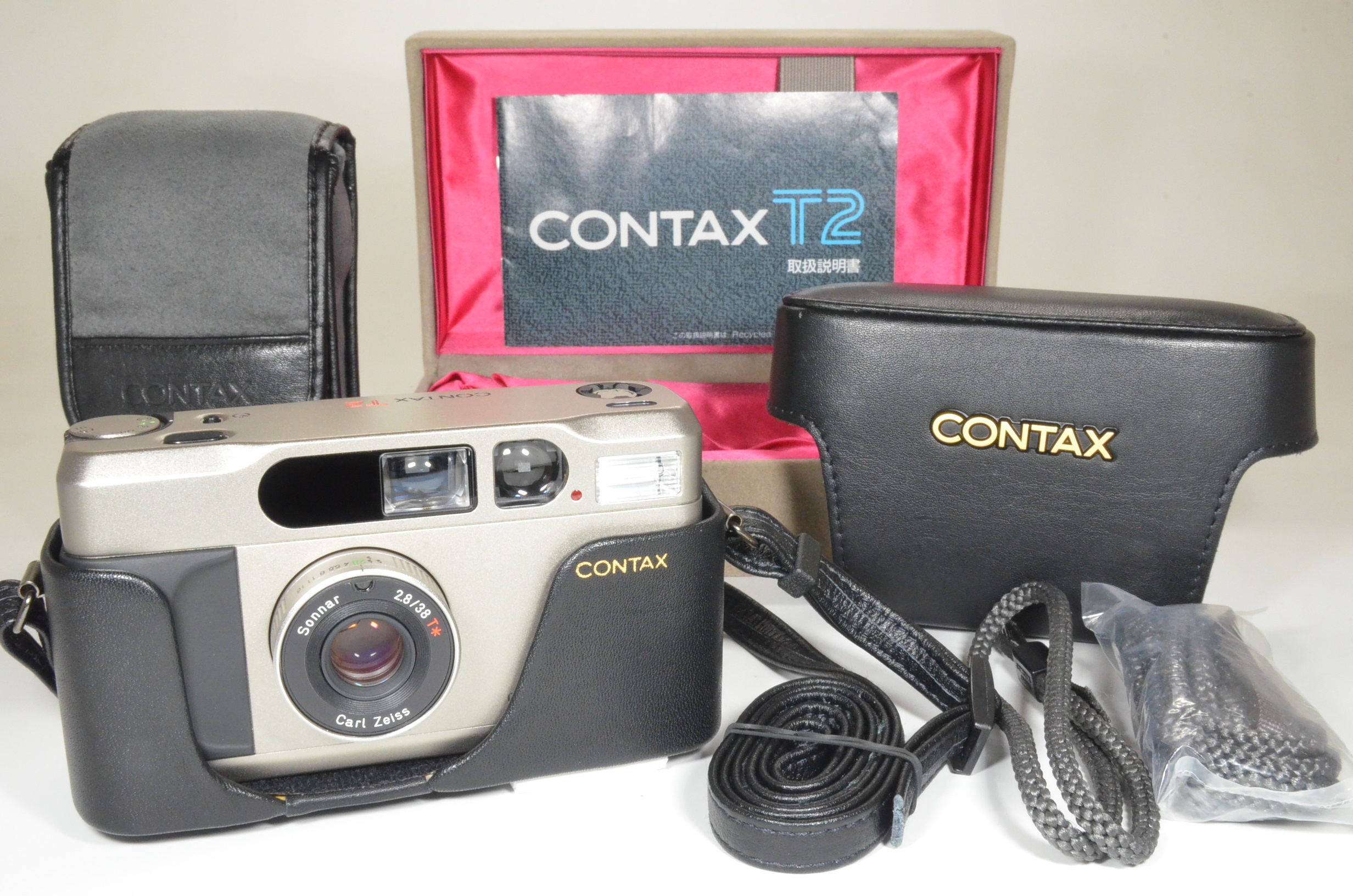 contax t2 titanium silver 35mm camera with semi hard case  film tested