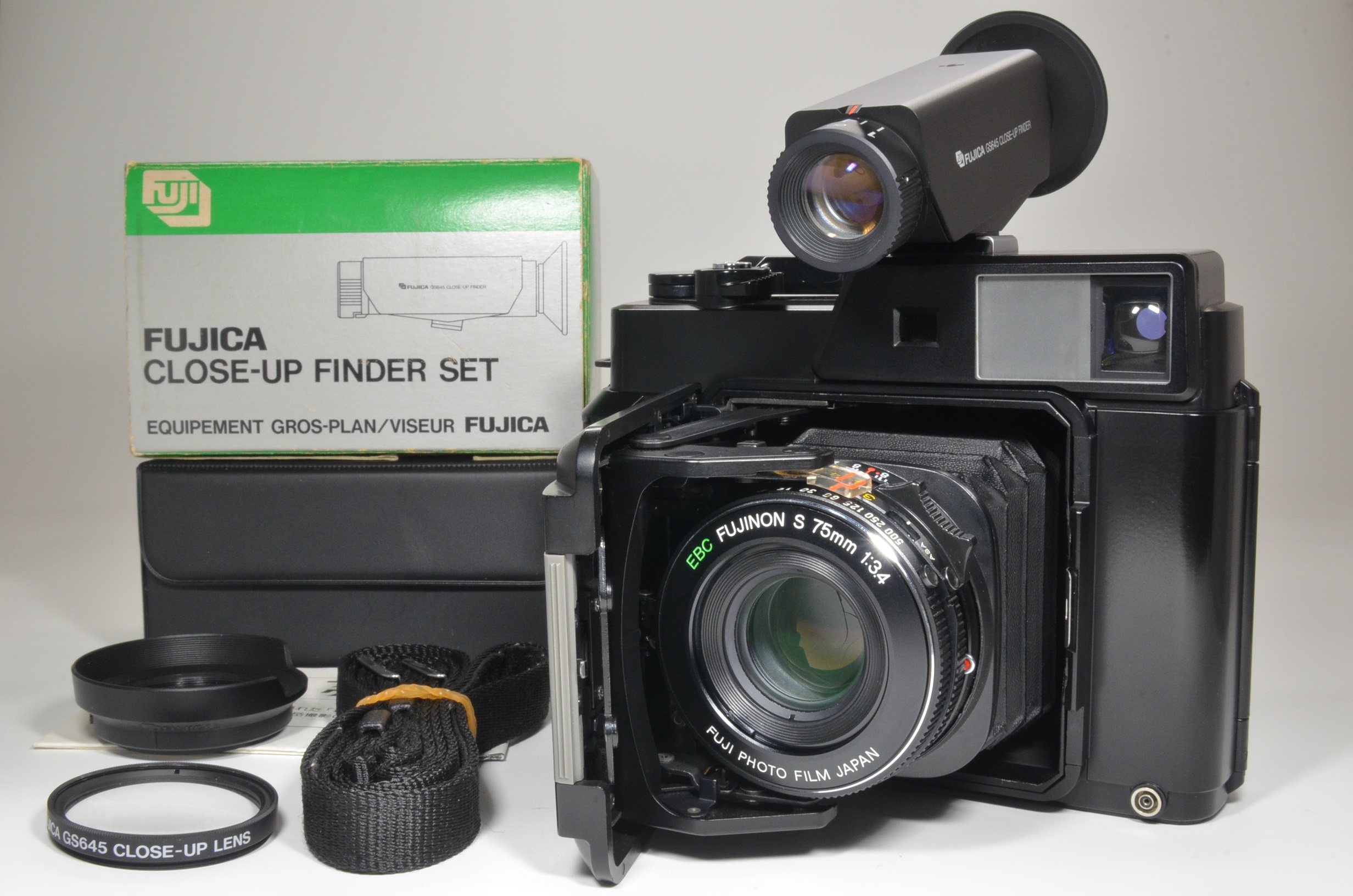 fujifilm fujica gs645 with lens hood and close-up finder set