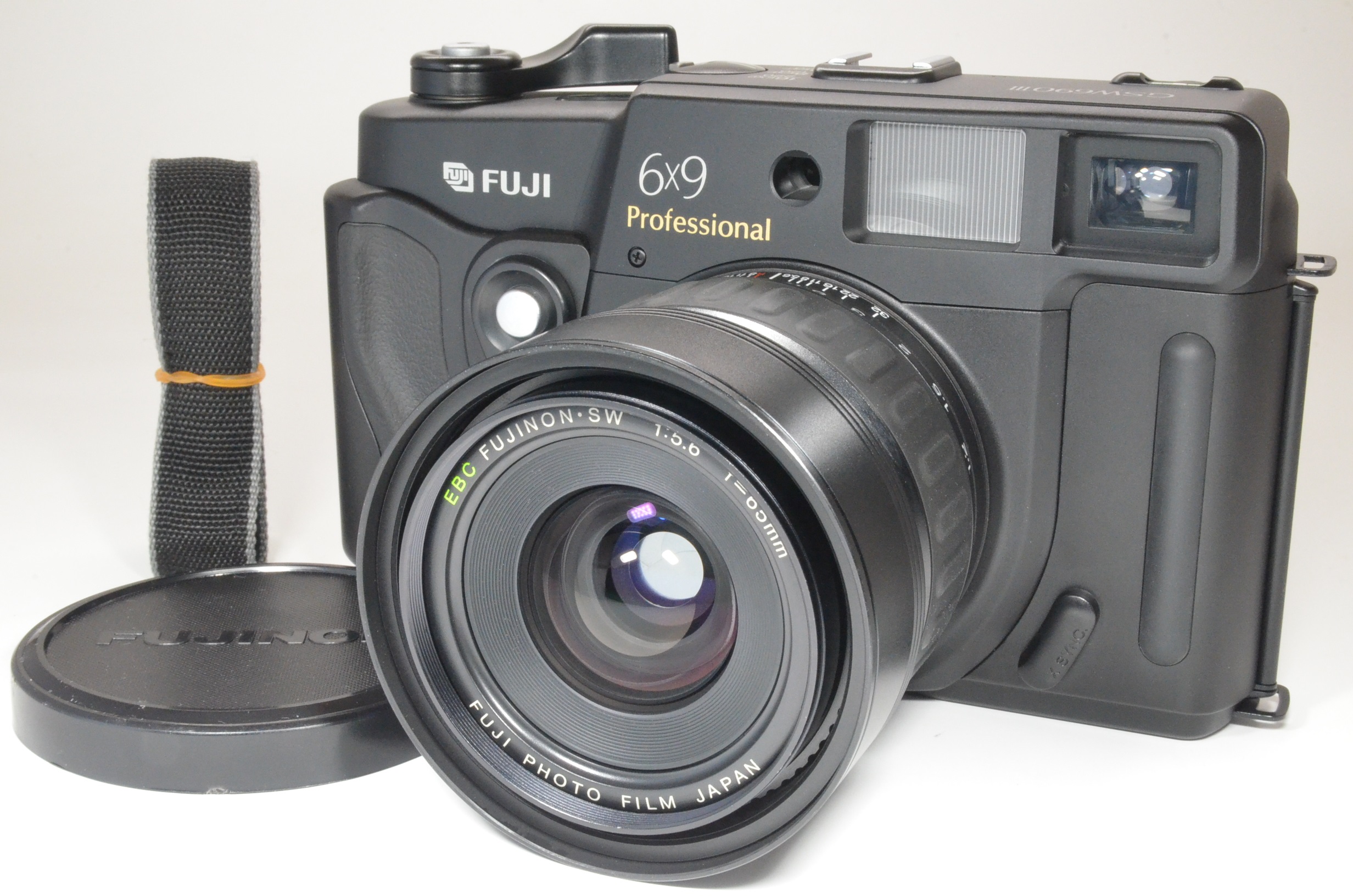fuji fujifilm gsw690iii 65mm f5.6 count '032' medium format camera