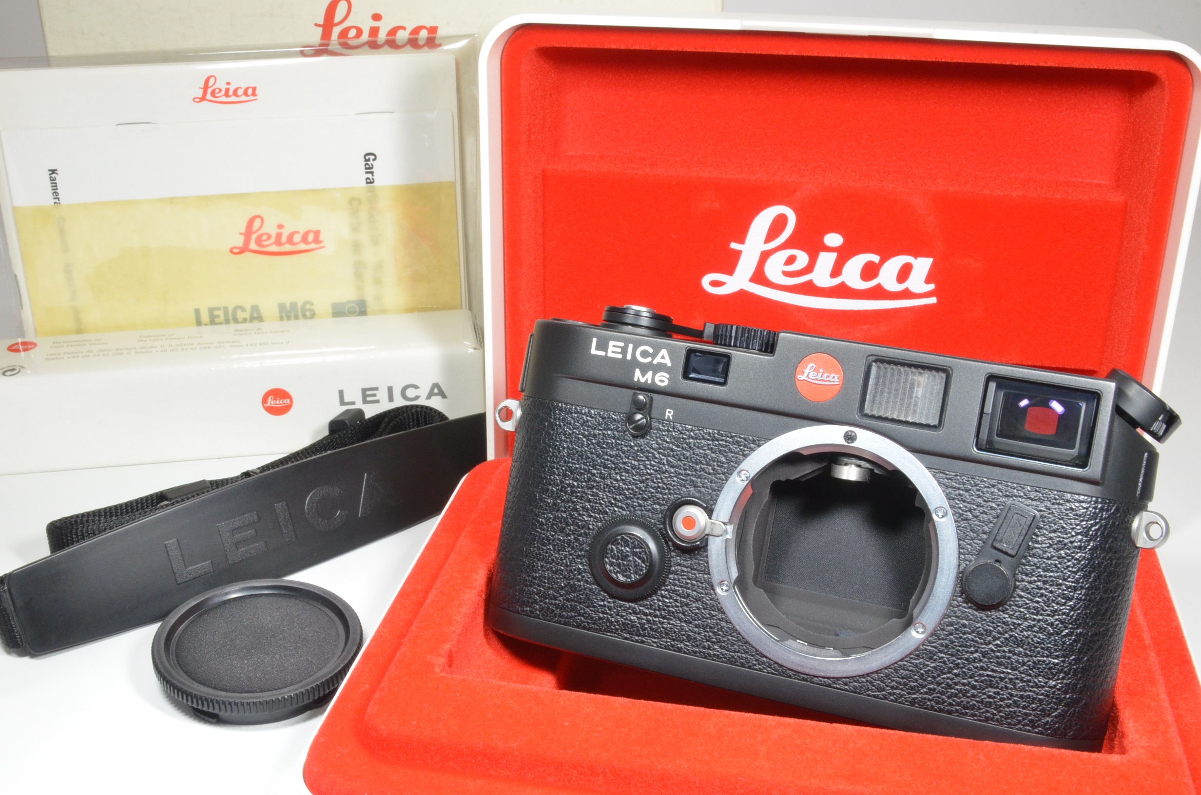 leica m6 0.72 black rangefinder in boxed serial no.1917971 year 1992