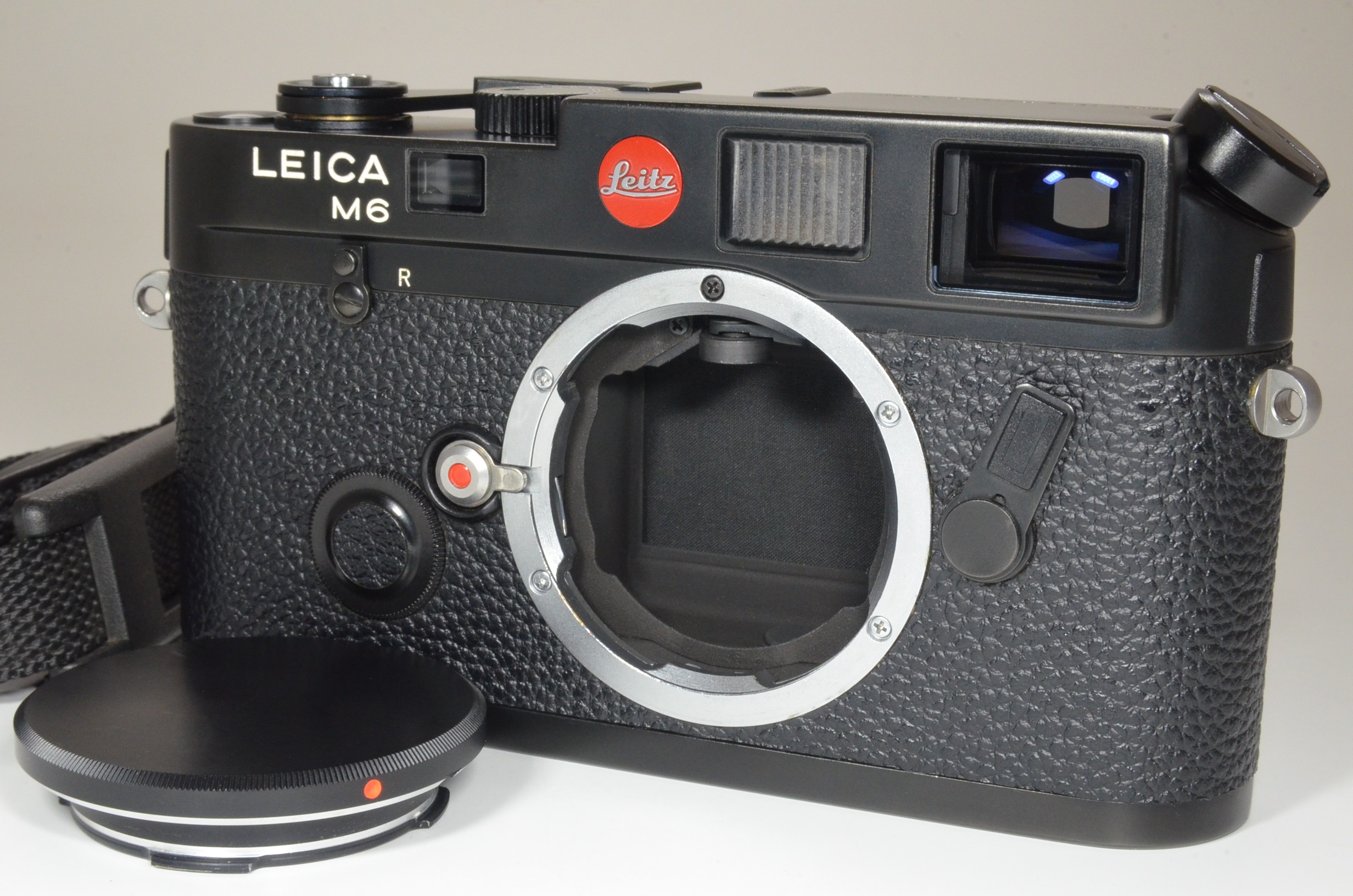 leica m6 0.72 black rangefinder serial no.1703863 year 1986