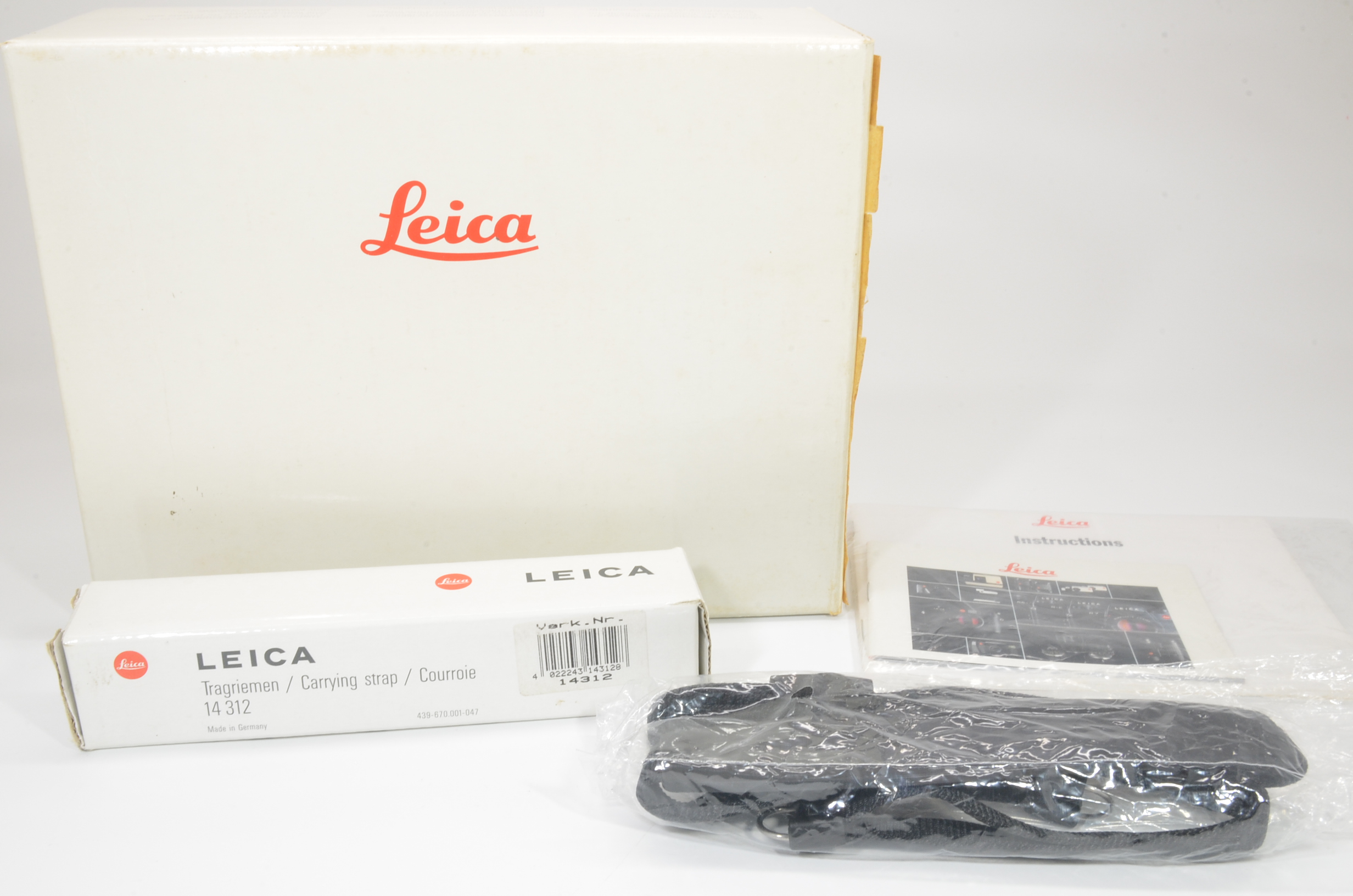 leica m6 outside box (10412) only with strap