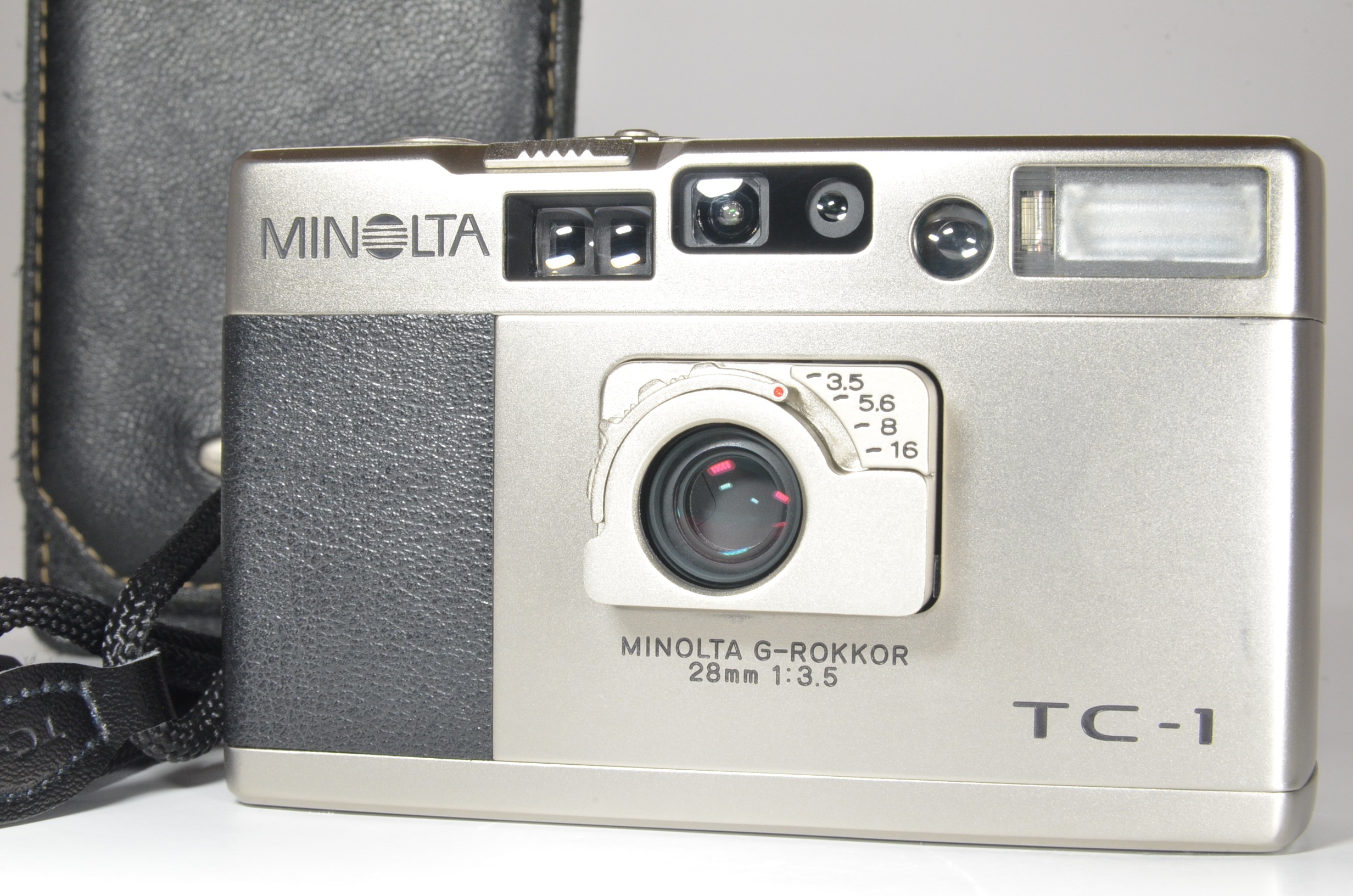 minolta tc-1 point & shoot 35mm film camera 28mm f3.5