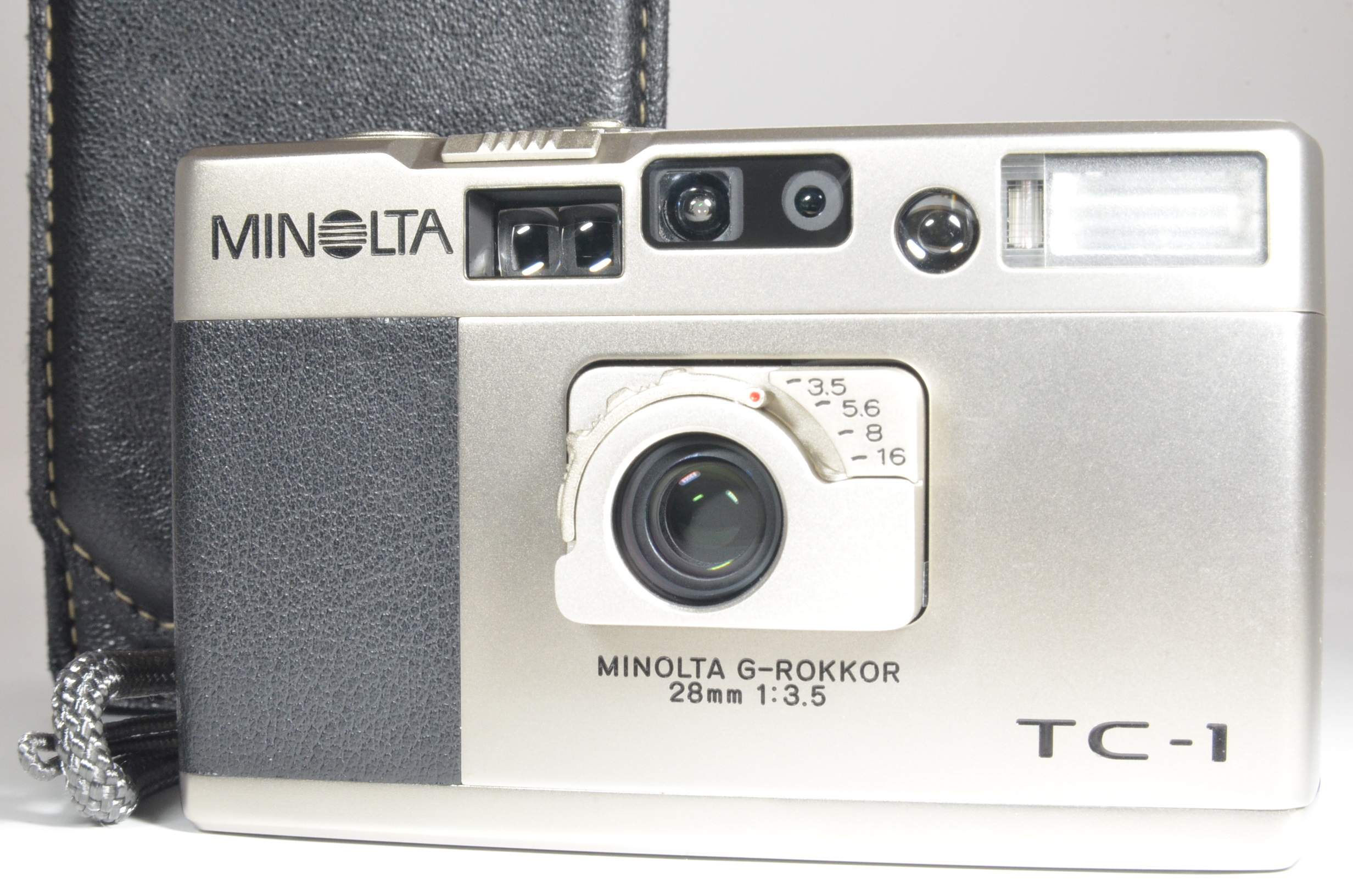 minolta tc-1 point & shoot 35mm film camera 28mm f3.5