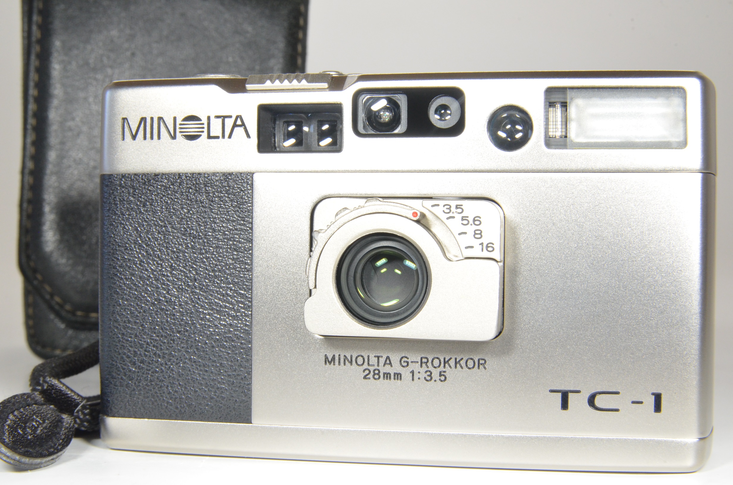 minolta tc-1 point & shoot 35mm film camera 28mm f3.5