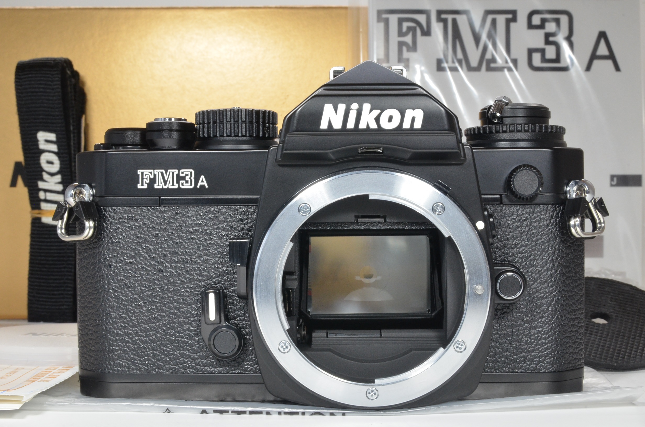 nikon fm3a 35mm film camera black   'unused'