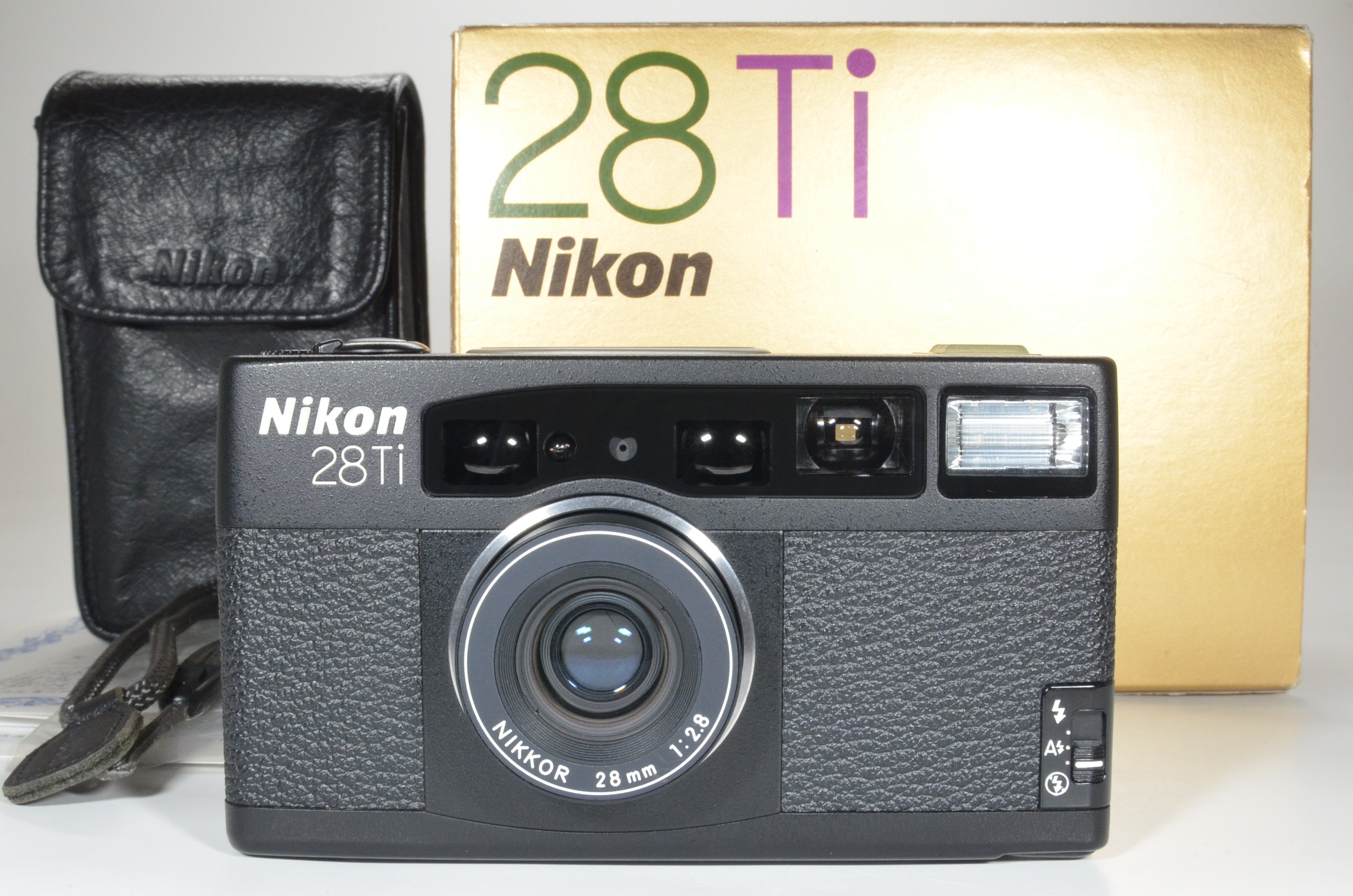 nikon 28ti in boxed point & shoot 35mm film camera 28mm f2.8