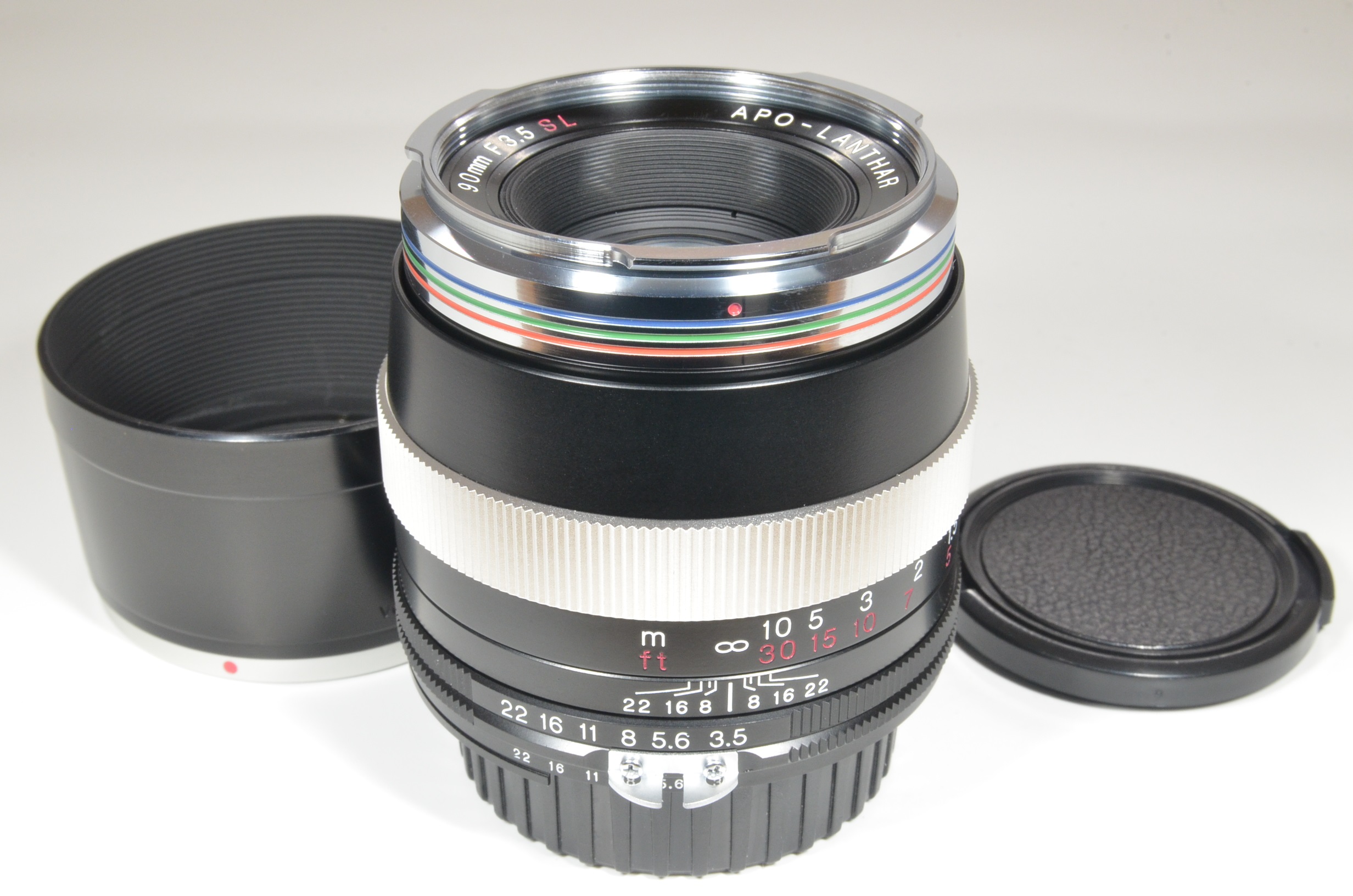 voigtlander apo-lanthar 90mm f3.5 sl ai-s nikon with lens hood