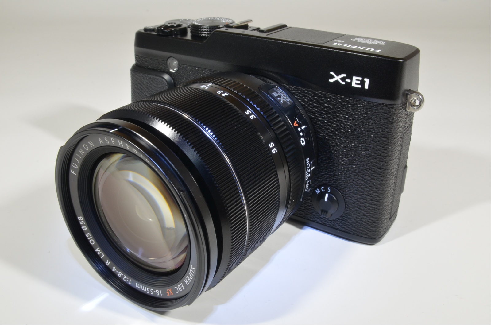 Fujifilm X-E1 with XF18-55mm f2.8-4 R OIS Digital Camera #a0086