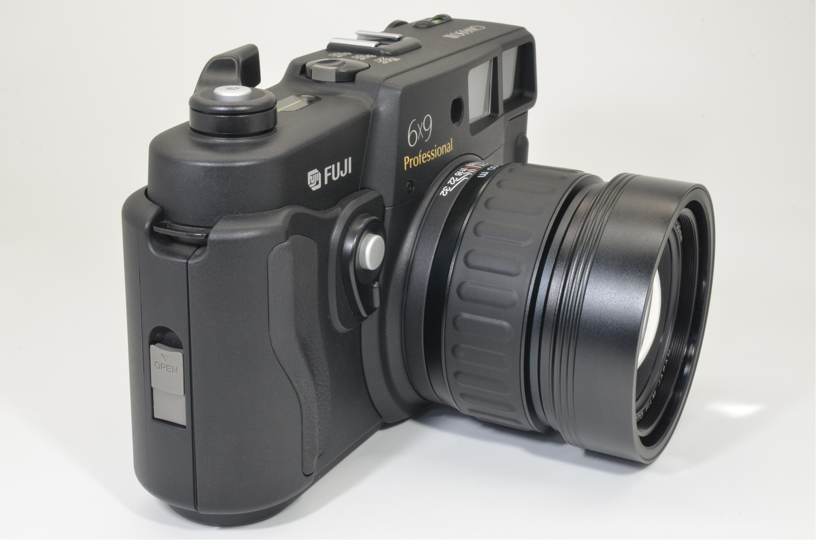 Fuji Fujifilm GW690III 90mm f3.5 count 032 medium format camera