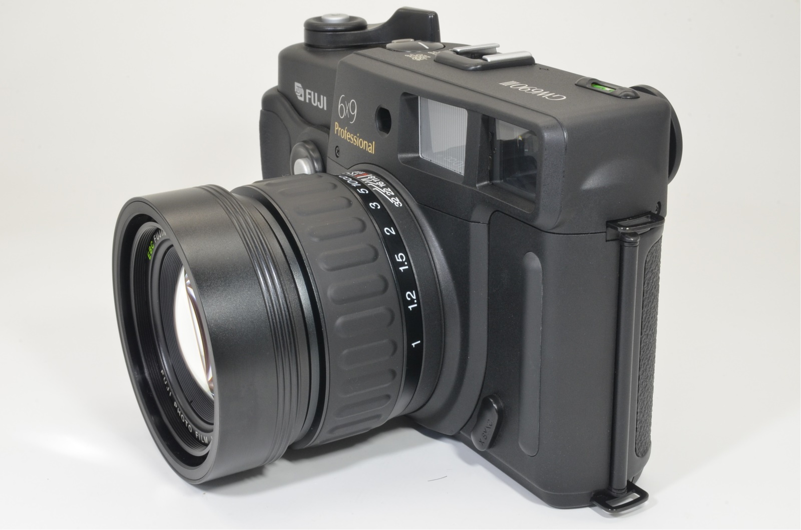 Fuji Fujifilm GW690III 90mm f3.5 count 032 medium format camera
