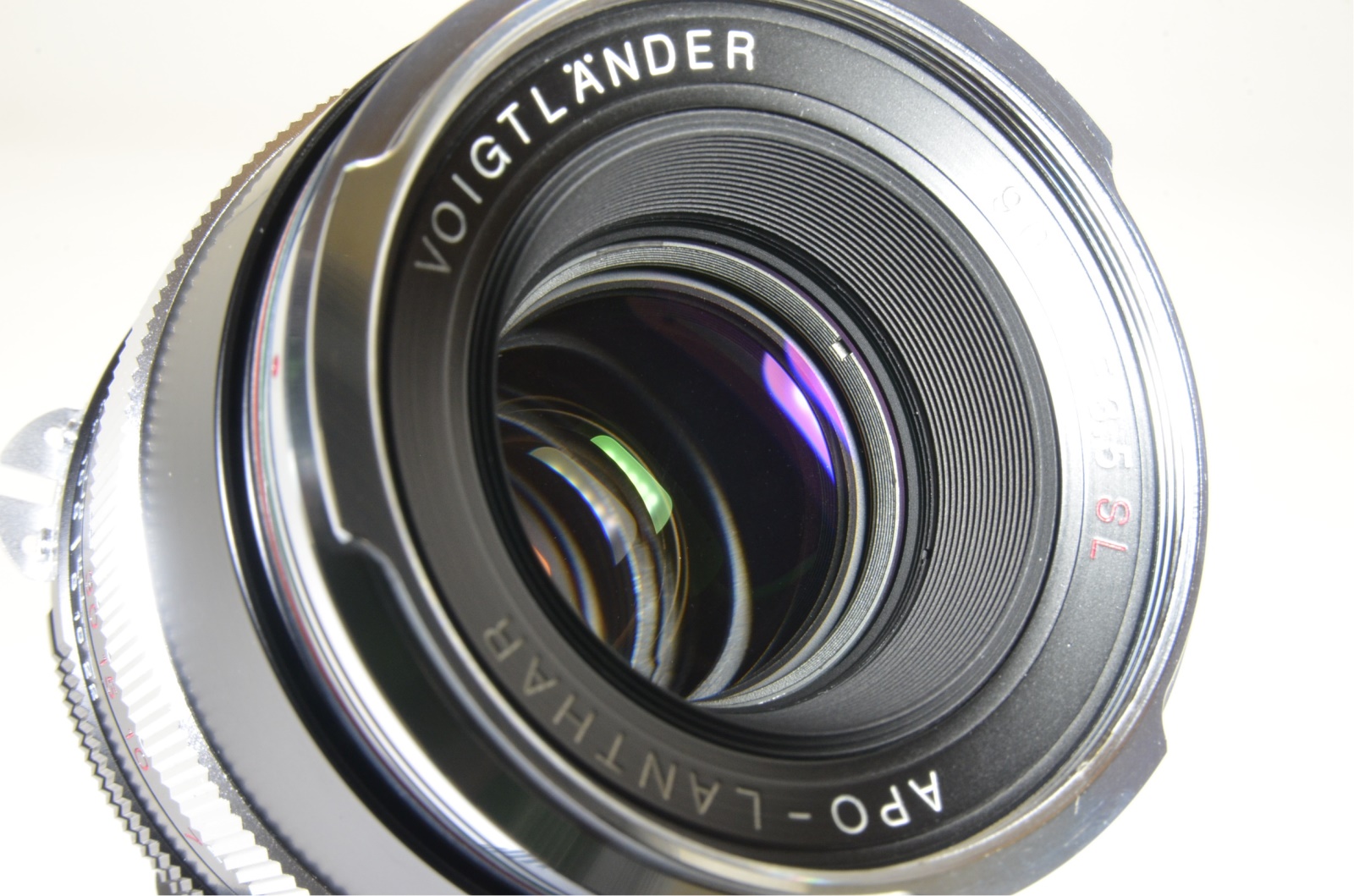 voigtlander apo-lanthar 90mm f3.5 sl ai-s nikon with lens hood